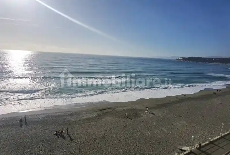 Appartamento in affitto a Varazze