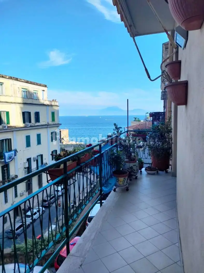 Appartamento in vendita a Napoli