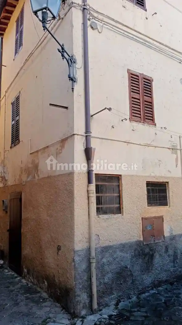 Casa indipendente in vendita a Fabriano