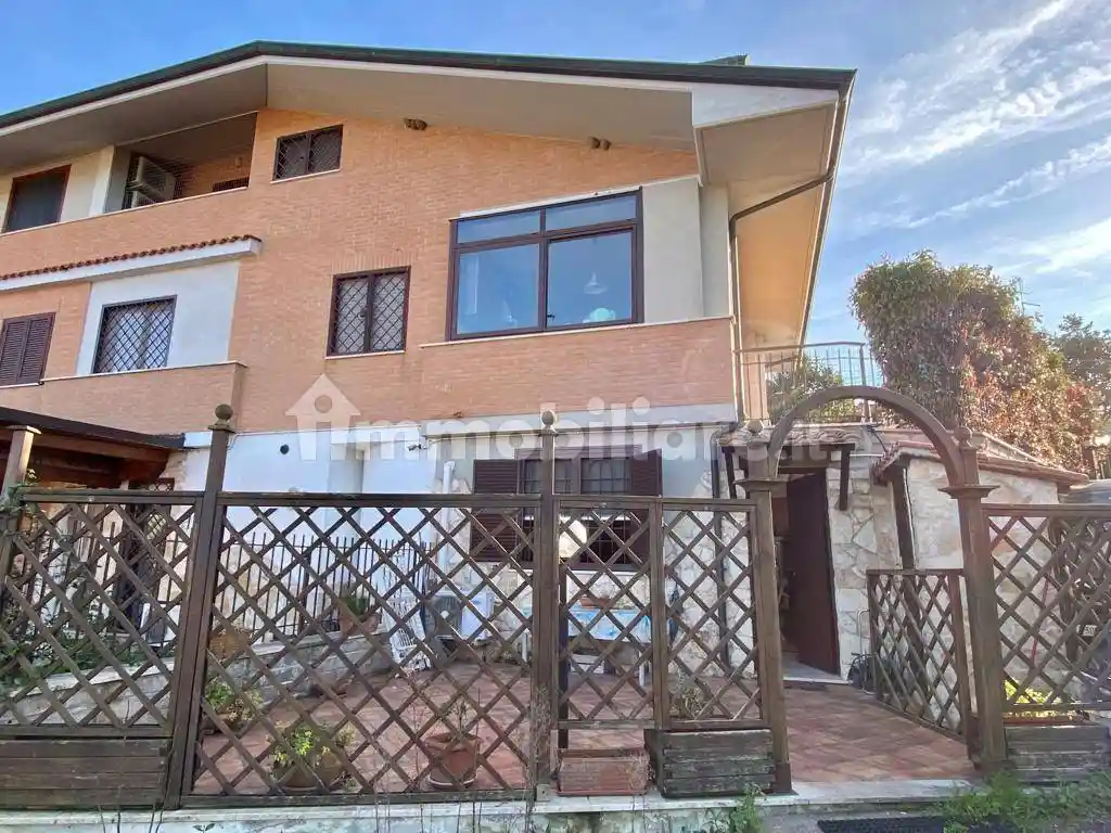 Villa in vendita a Guidonia Montecelio