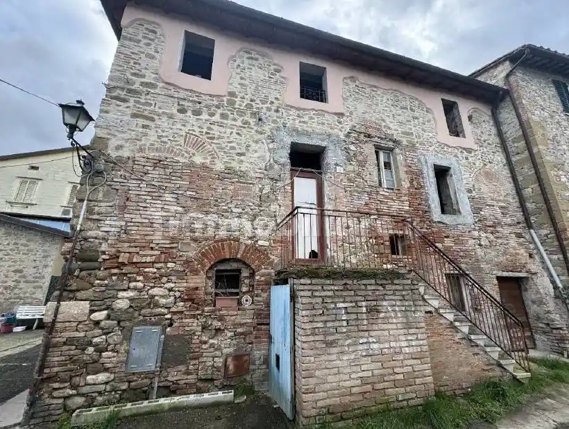 Palazzo - Edificio in vendita a Perugia