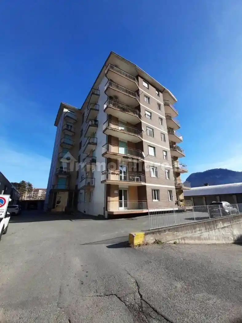 Appartamento in vendita a Borgosesia