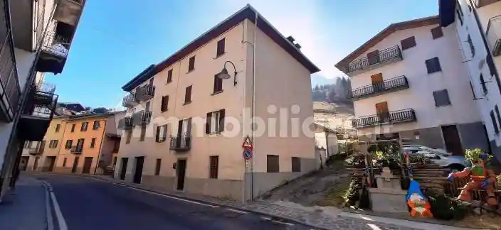 Casa indipendente in vendita a Oltre il Colle