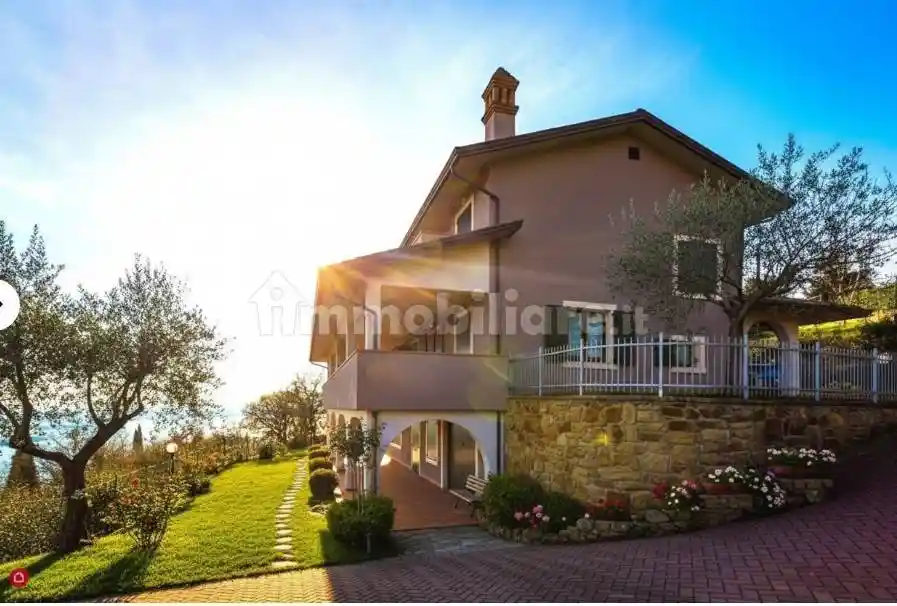 Villa in vendita a Passignano sul Trasimeno