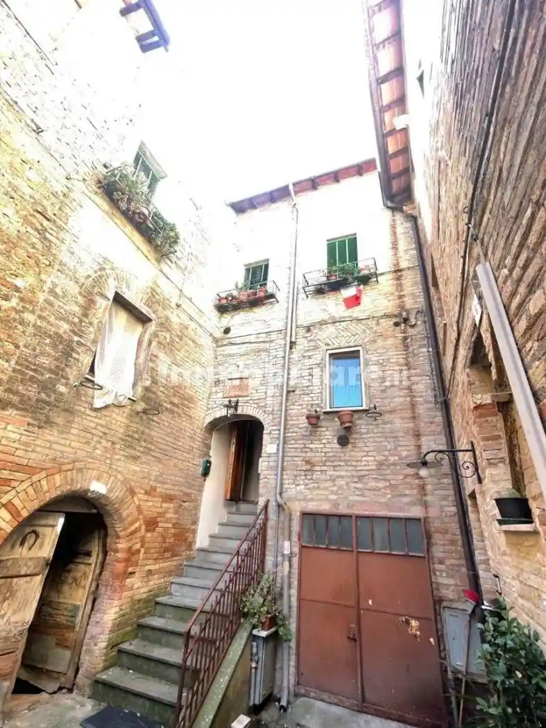 Casa indipendente in vendita a Perugia