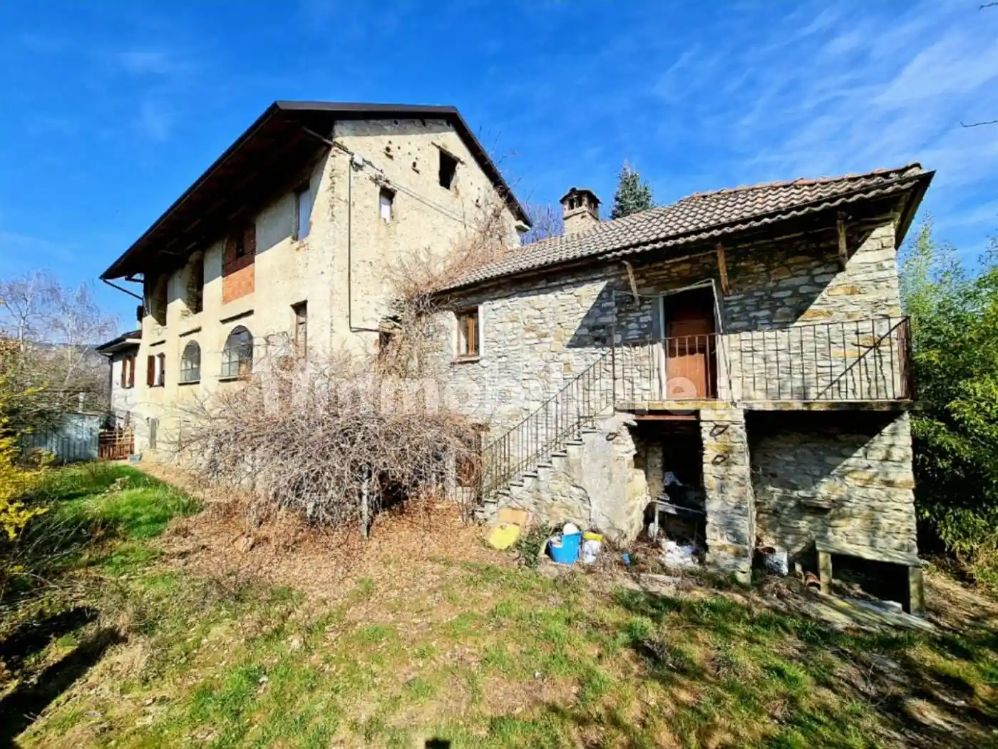 Casa indipendente in vendita a Cortemilia