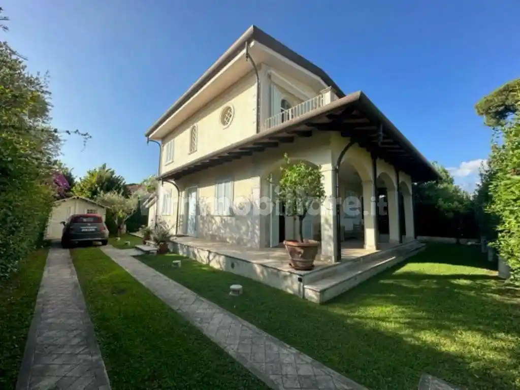 Villa in vendita a Forte dei Marmi