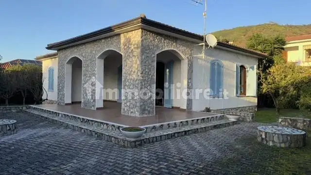 Villa in affitto a Bonifati