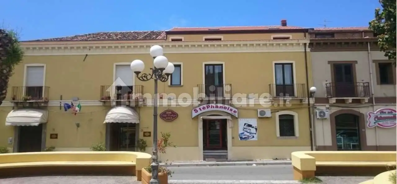 Palazzo - Edificio in vendita a Gioia Tauro