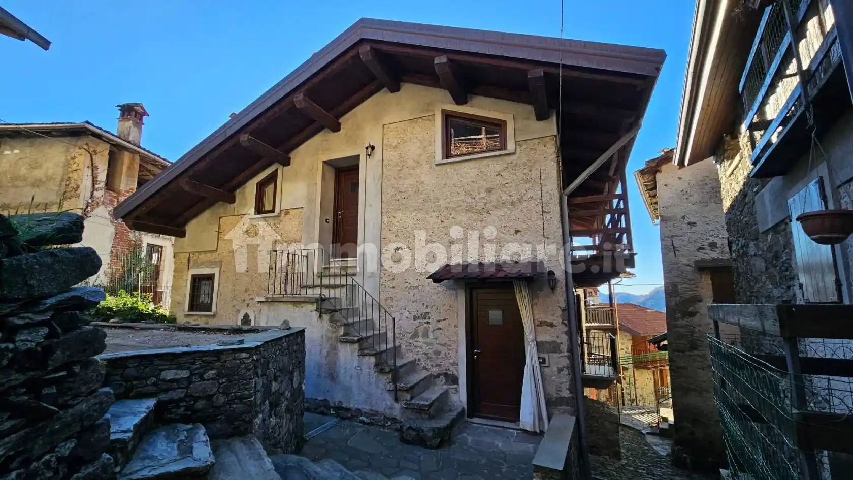 Villa in vendita a Varallo