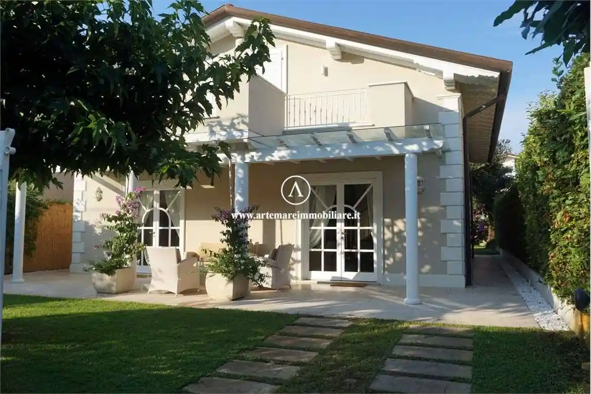 Villa in affitto a Pietrasanta