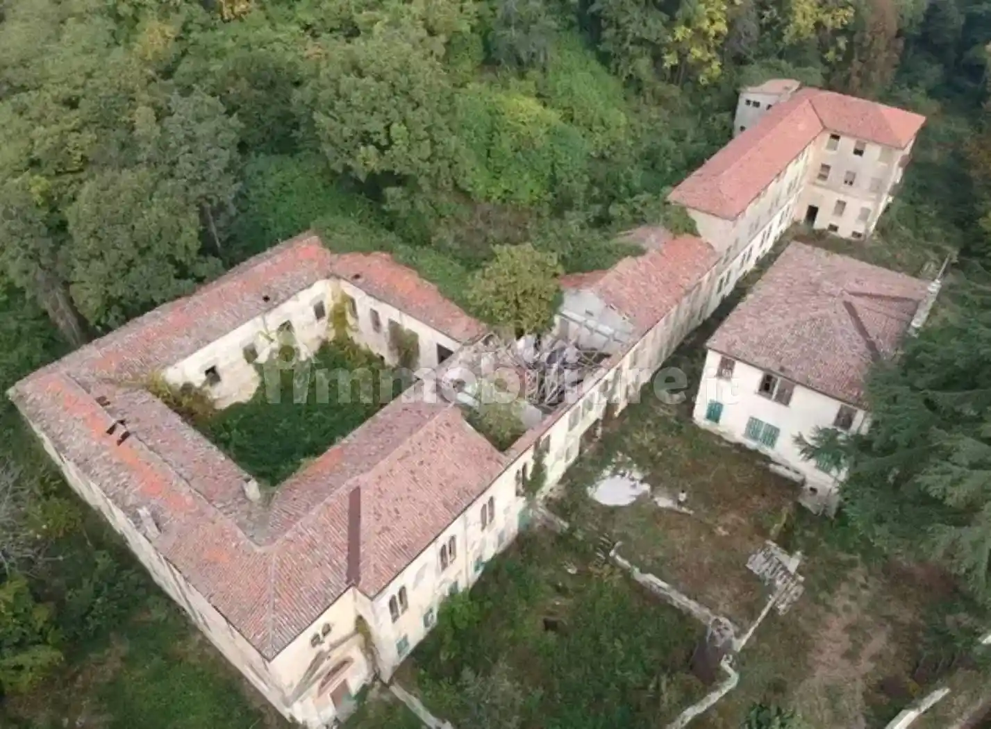Palazzo - Edificio in vendita a Galzignano Terme