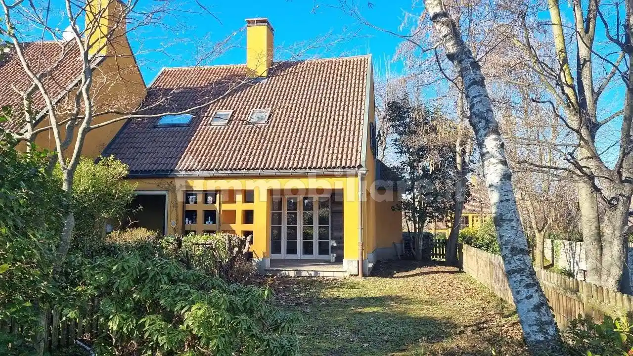 Villetta a schiera in vendita a Agrate Conturbia