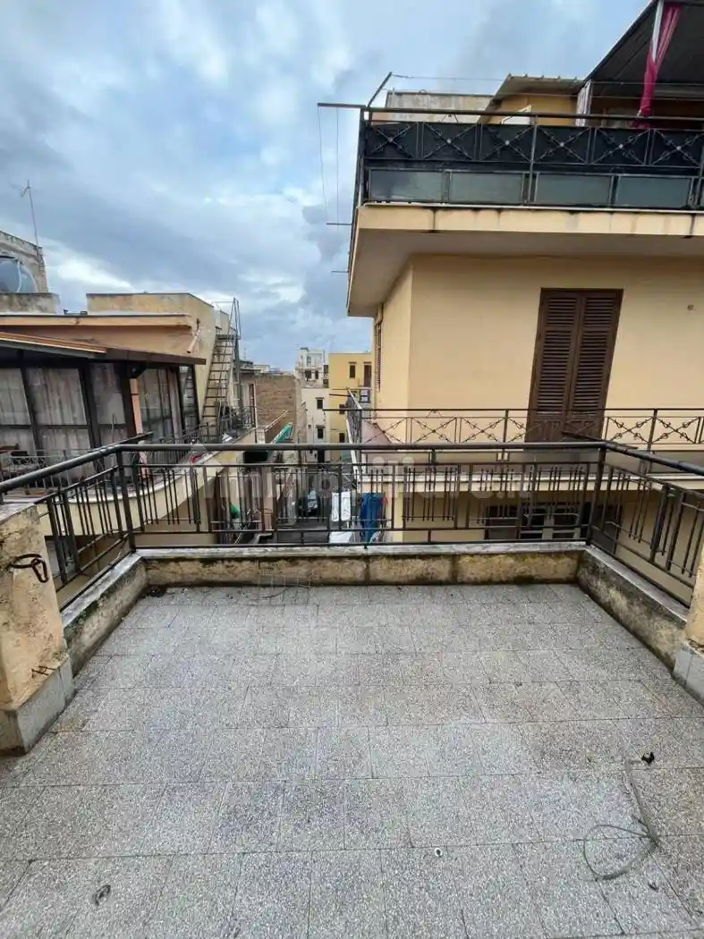 Palazzo - Edificio in vendita a Bagheria