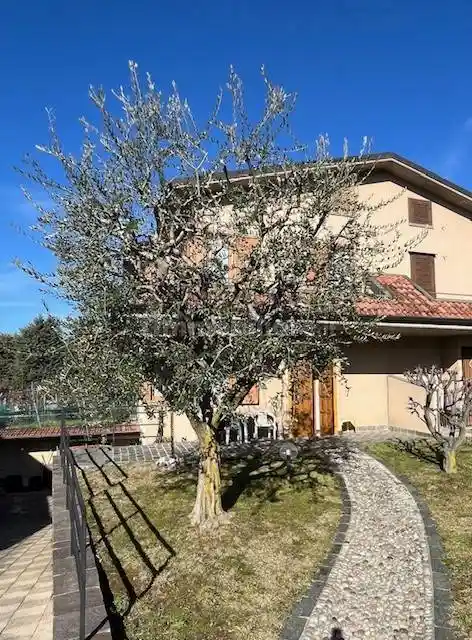 Villa in vendita a Valbrembo
