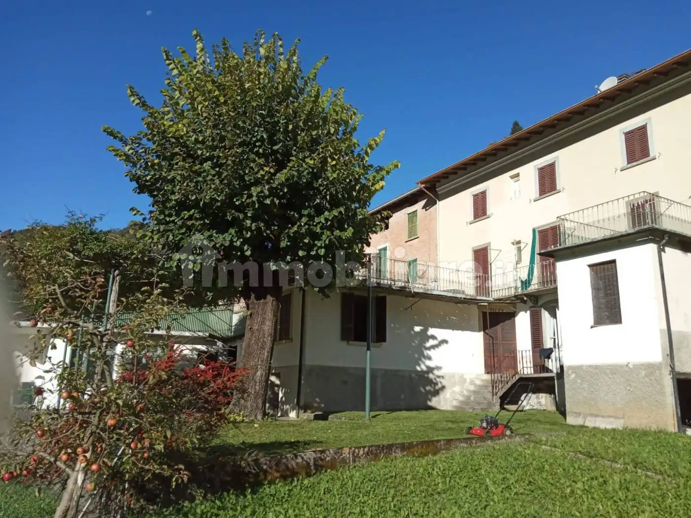 Palazzo - Edificio in vendita a Averara