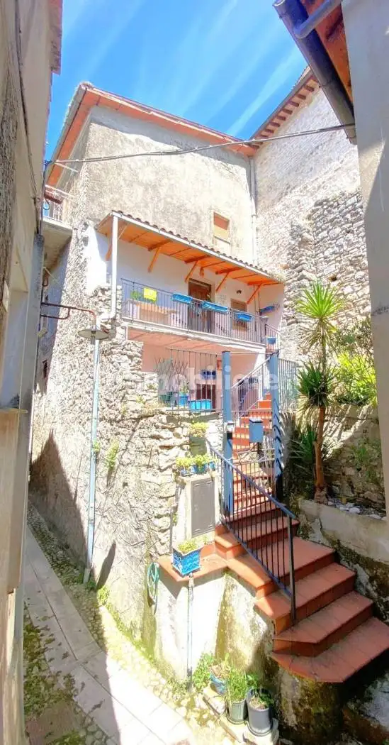 Casa indipendente in vendita a Terni