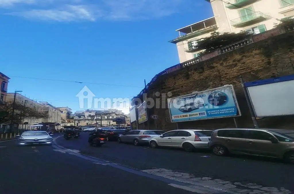 Appartamento in vendita a Napoli