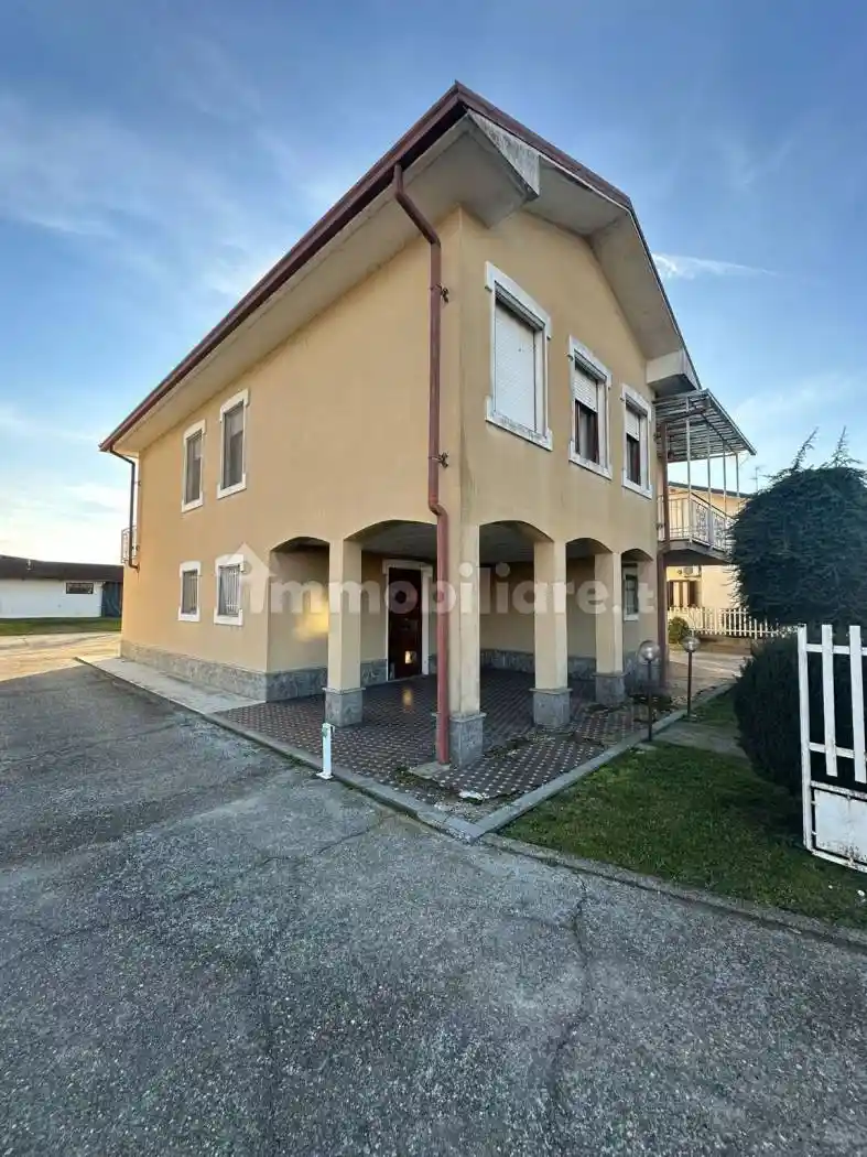 Villa in vendita a Prarolo