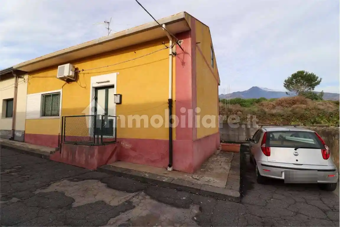 Casa indipendente in vendita a Santa Venerina