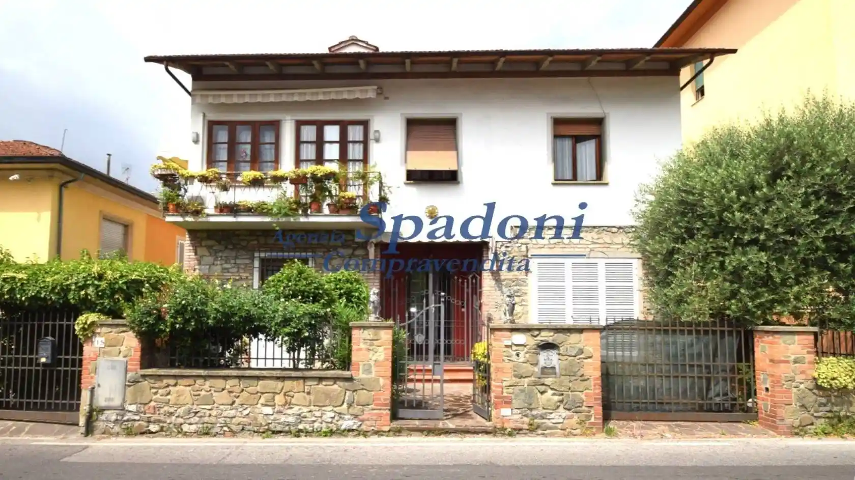 Villa in vendita a Massa e Cozzile