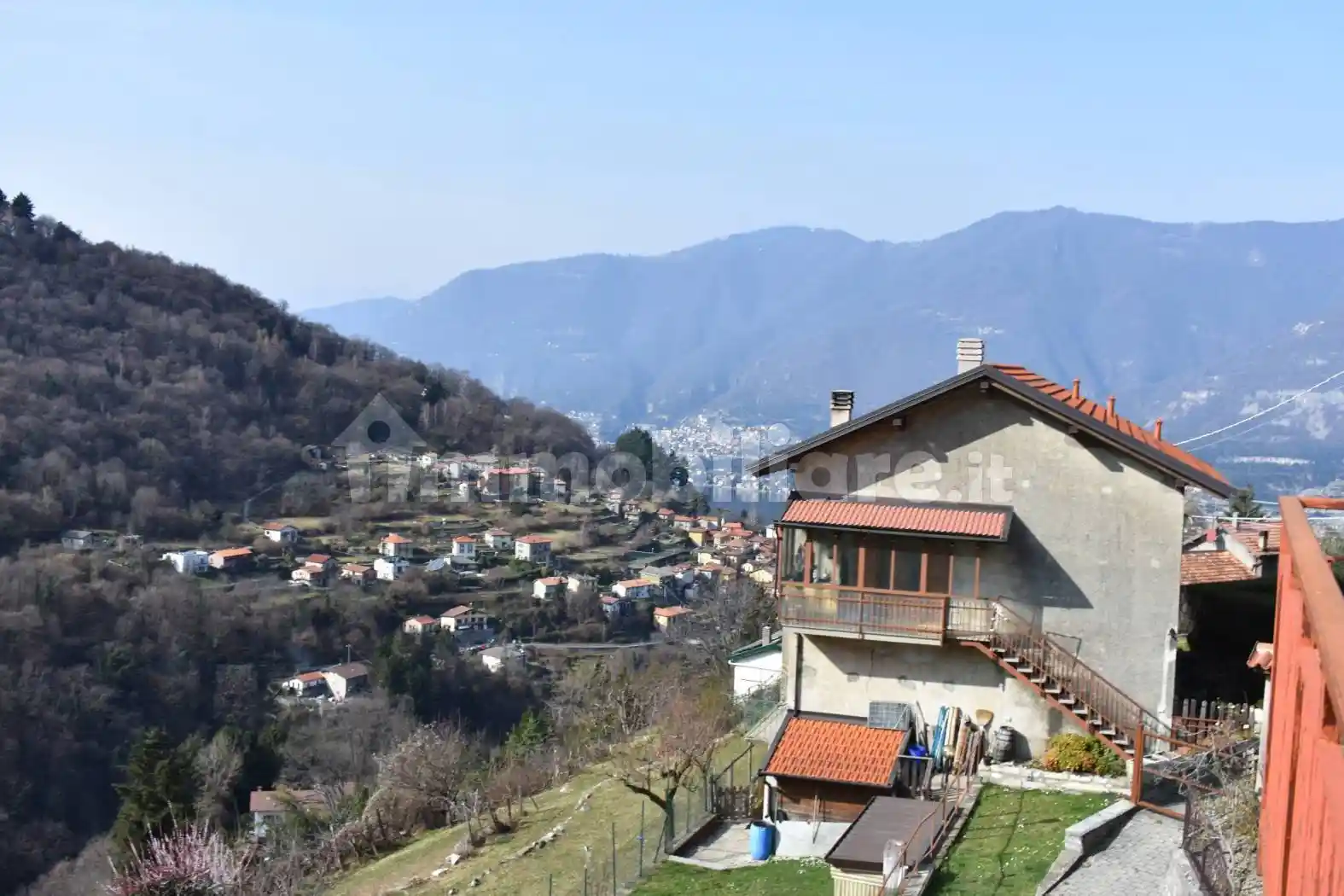 Appartamento in vendita a Faggeto Lario