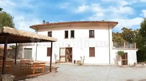 Villa in vendita a Urbino