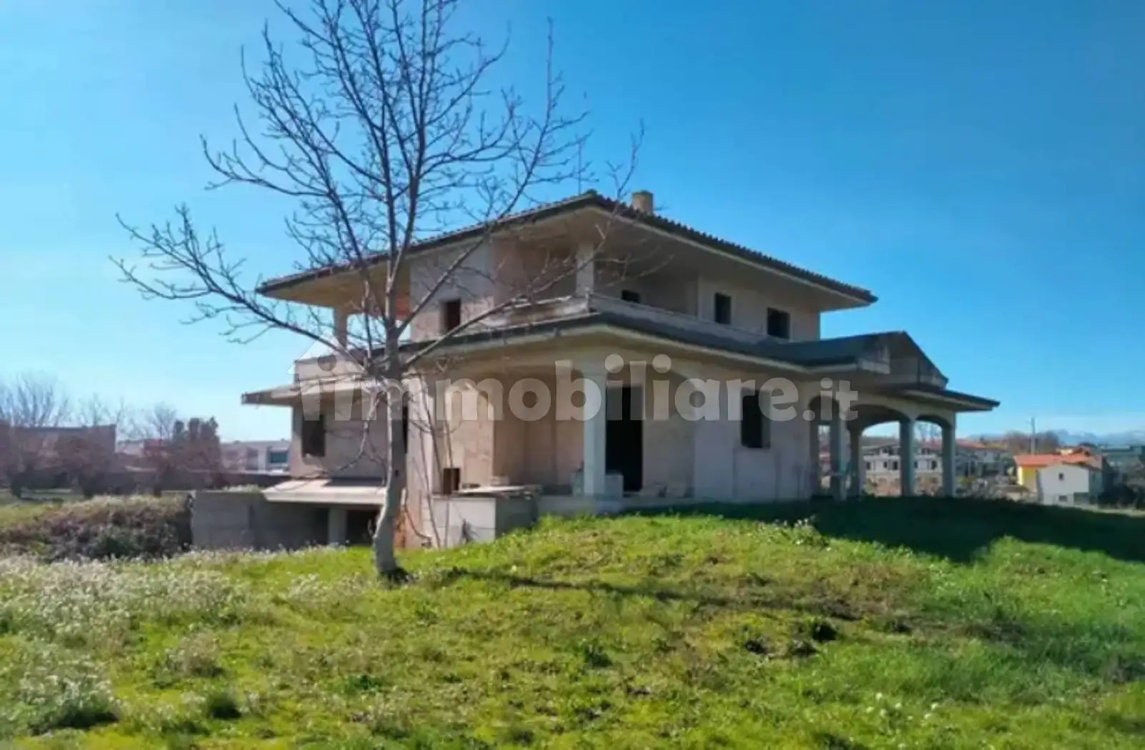 Villa in vendita a Collecorvino