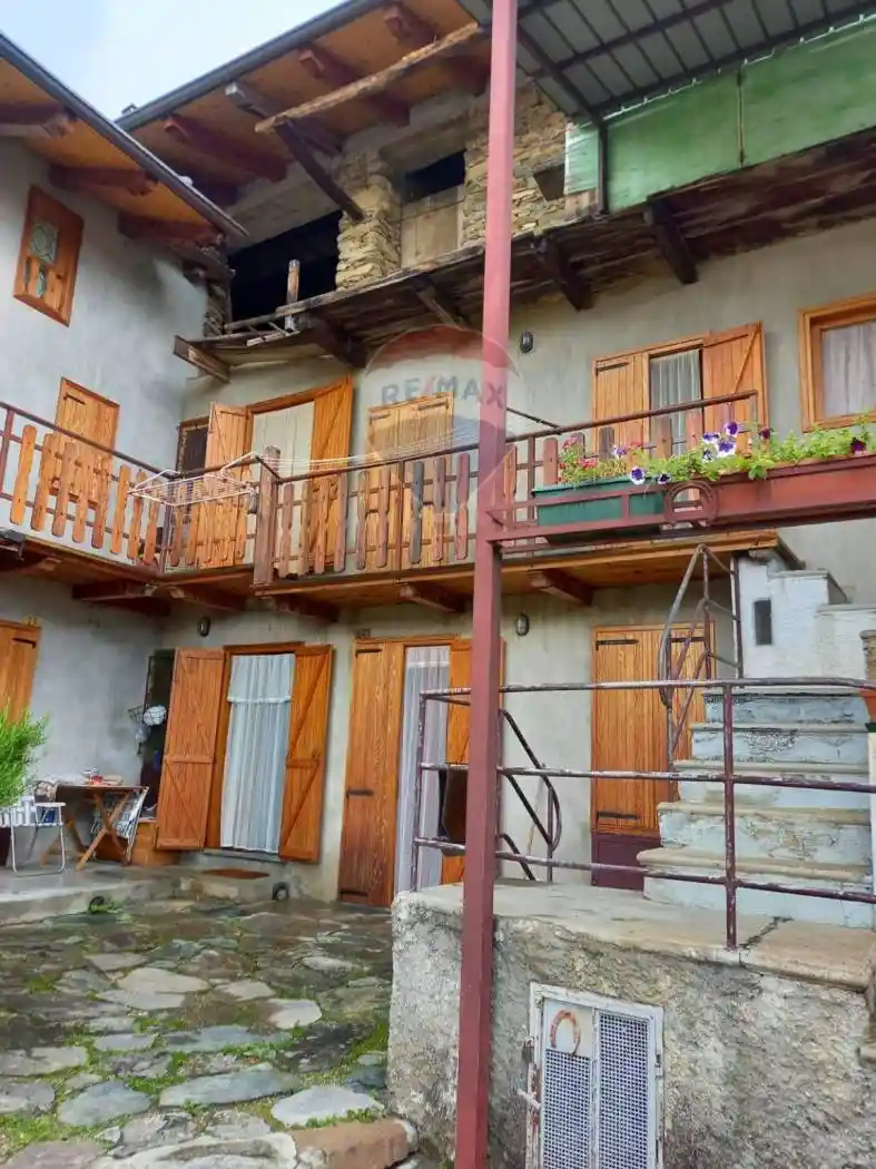 Villa in vendita a Rubiana