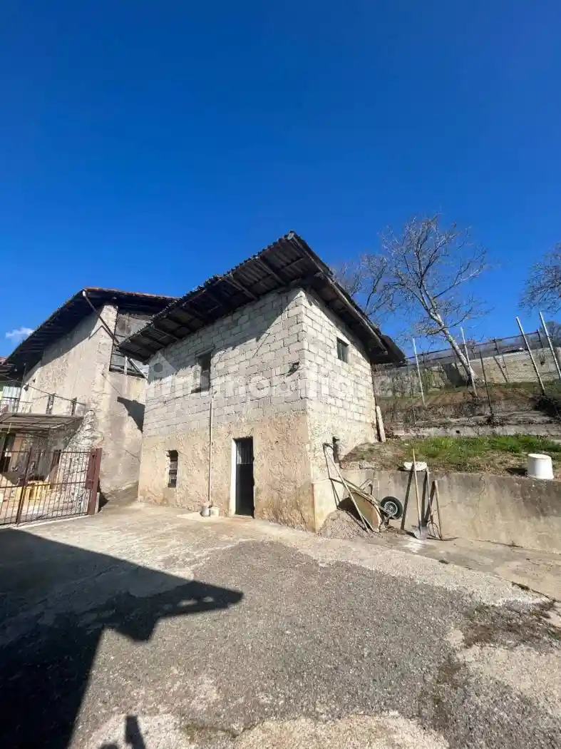 Rustico - Casale in vendita a Vertova