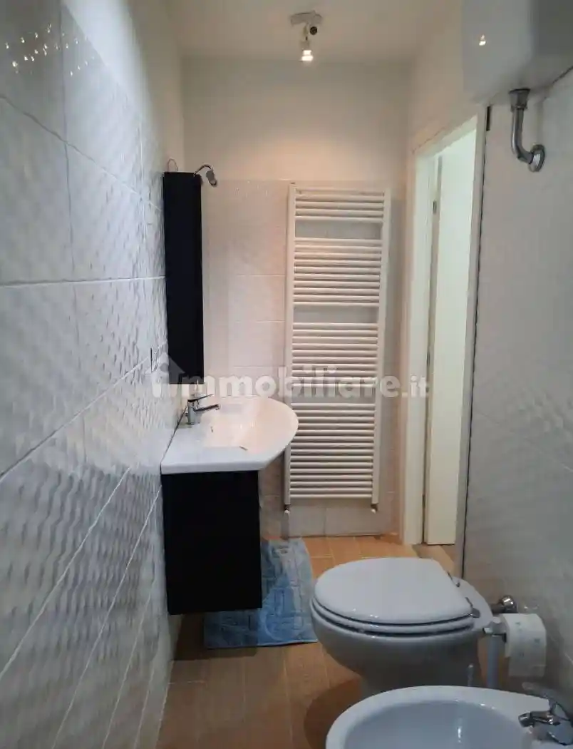 Palazzo - Edificio in Affitto - foto 4