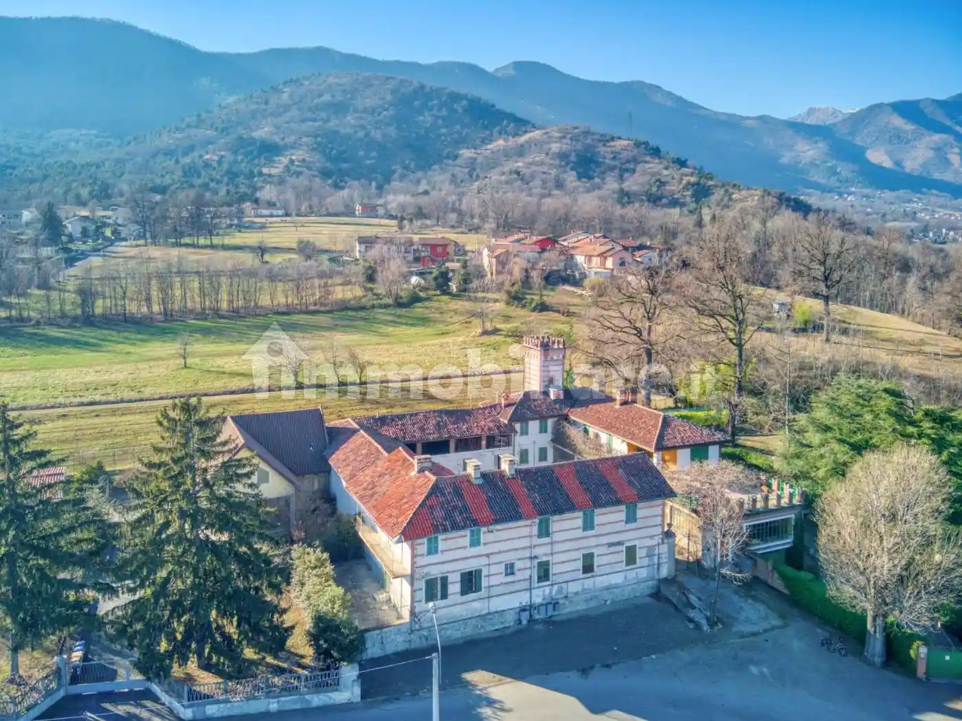 Palazzo - Edificio in vendita a Val della Torre