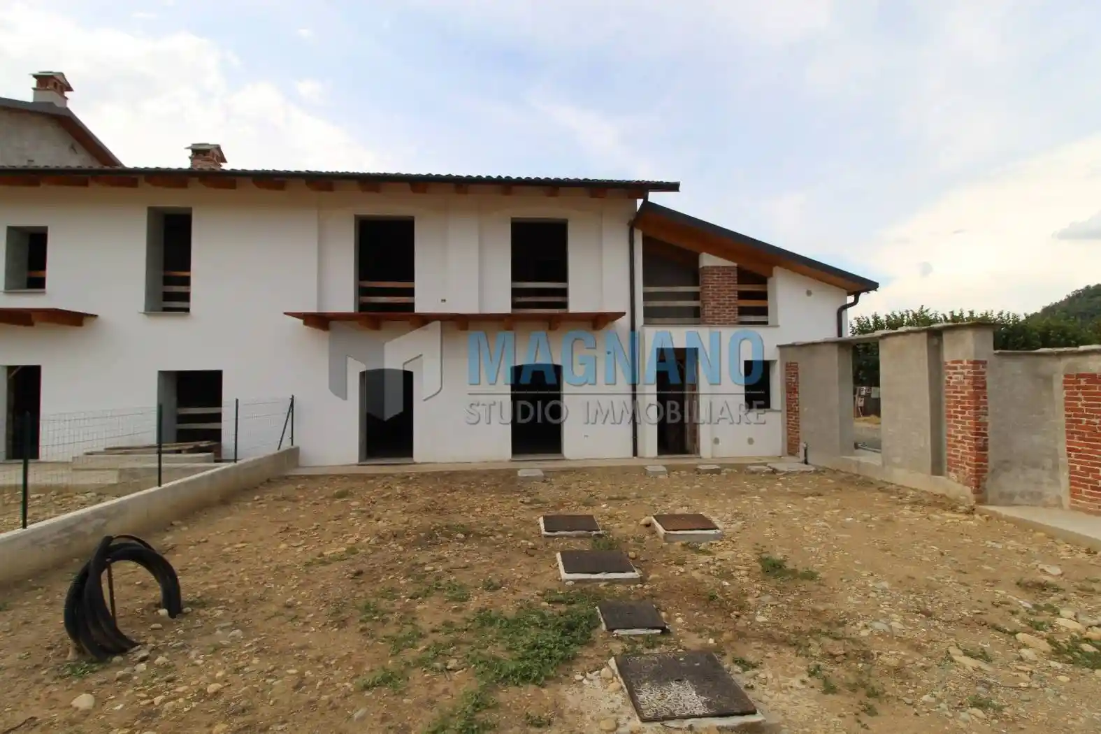 Rustico - Casale in vendita a Cavour