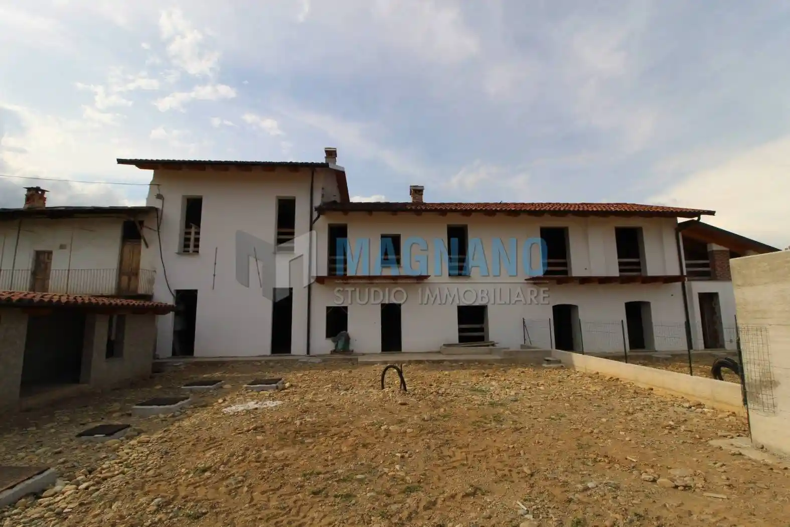 Rustico - Casale in vendita a Cavour