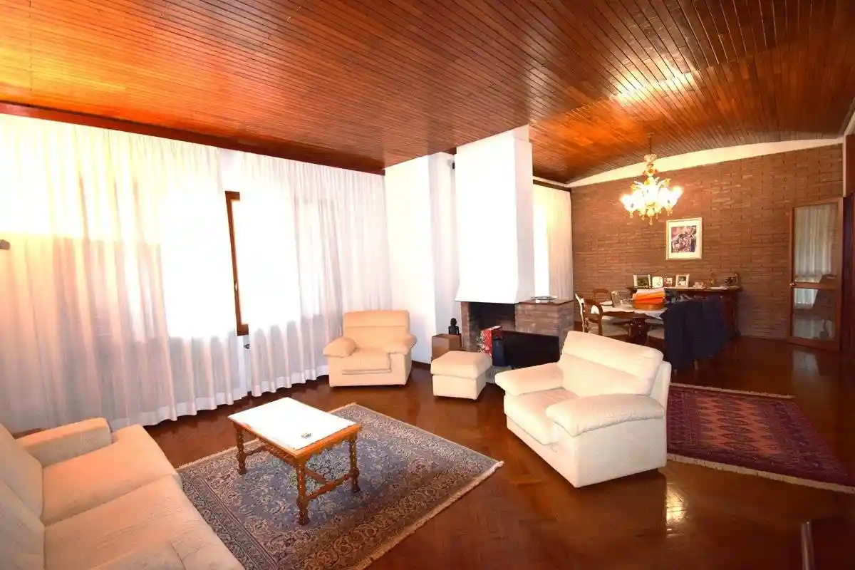 Villa in vendita a Russi