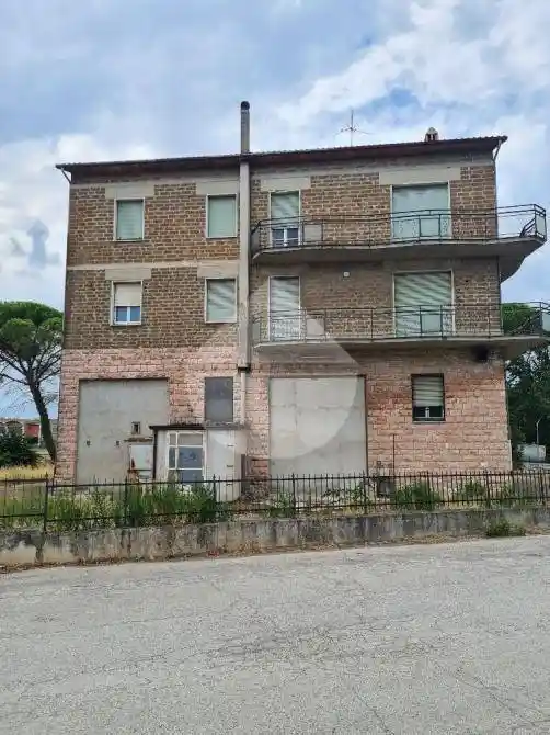 Palazzo - Edificio in vendita a Assisi