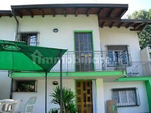 Villa in vendita a Casorate Sempione