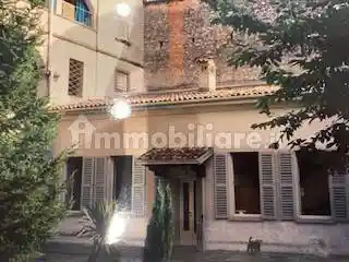 Palazzo - Edificio in vendita a Caprino Bergamasco