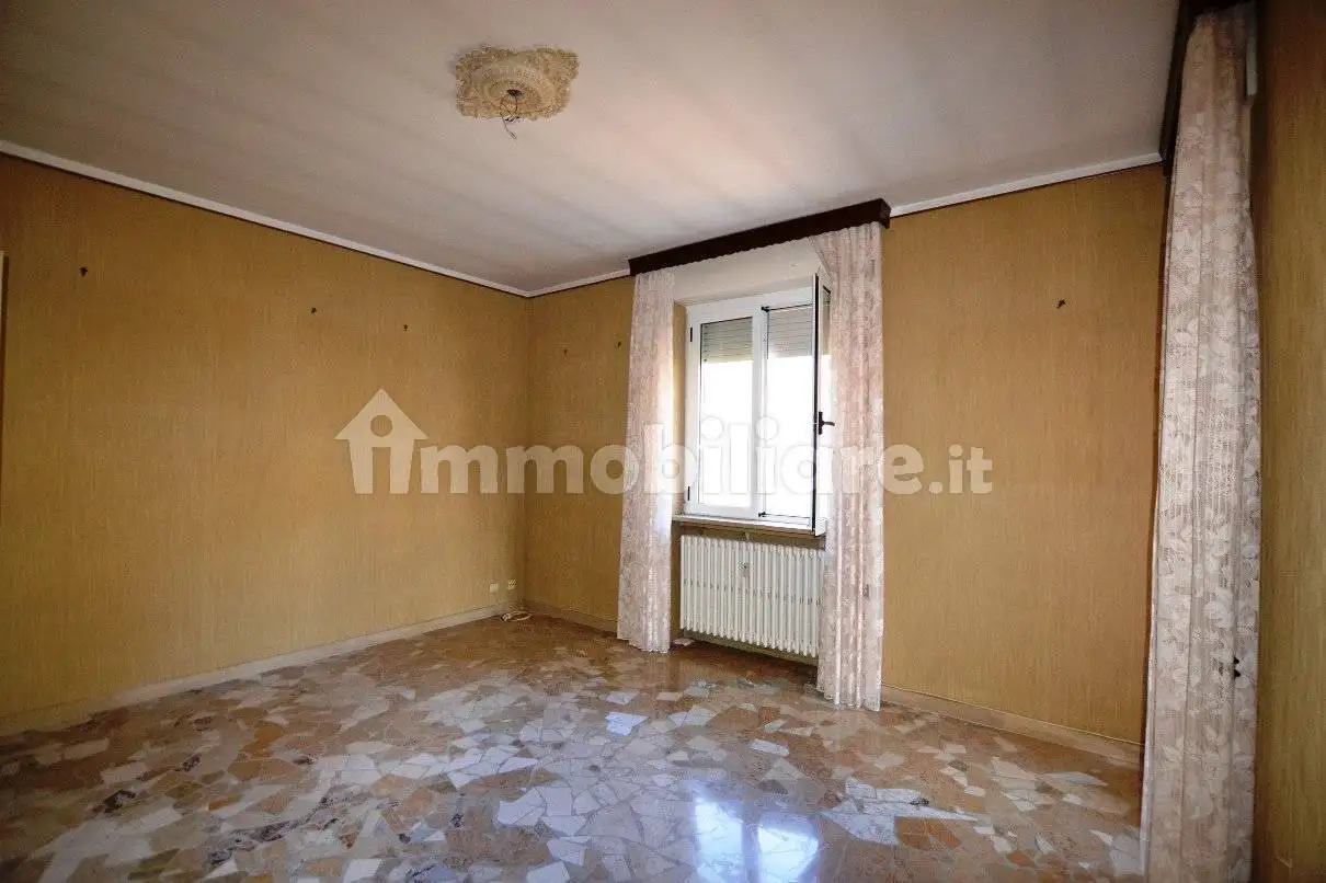 Appartamento in vendita a Zumaglia