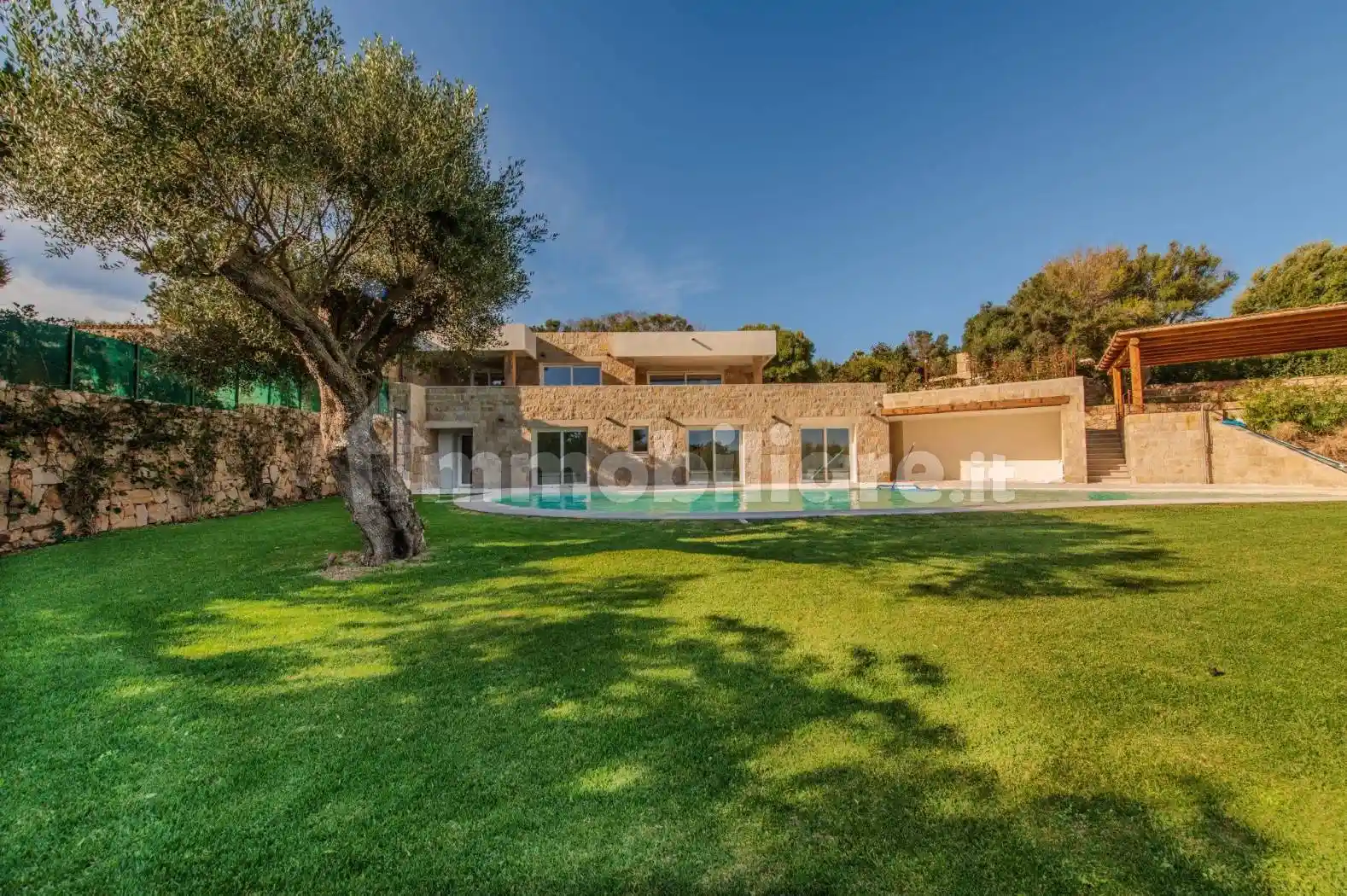 Villa in vendita a Olbia