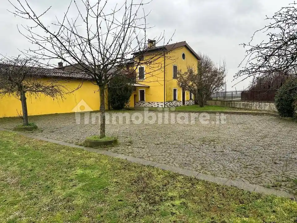 Rustico - Casale in vendita a Orzinuovi
