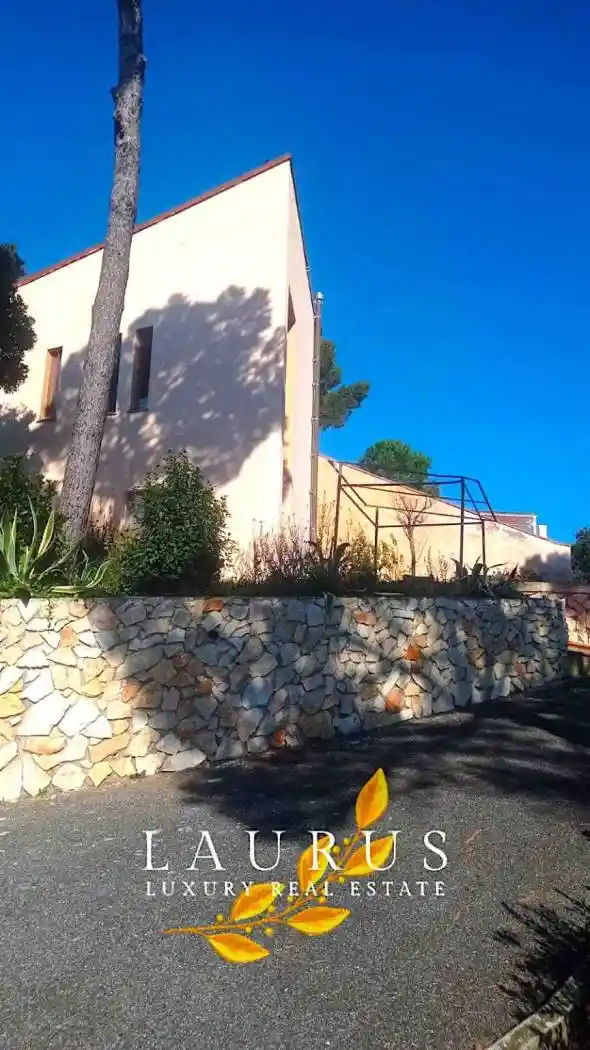 Villa in vendita a Rosignano Marittimo