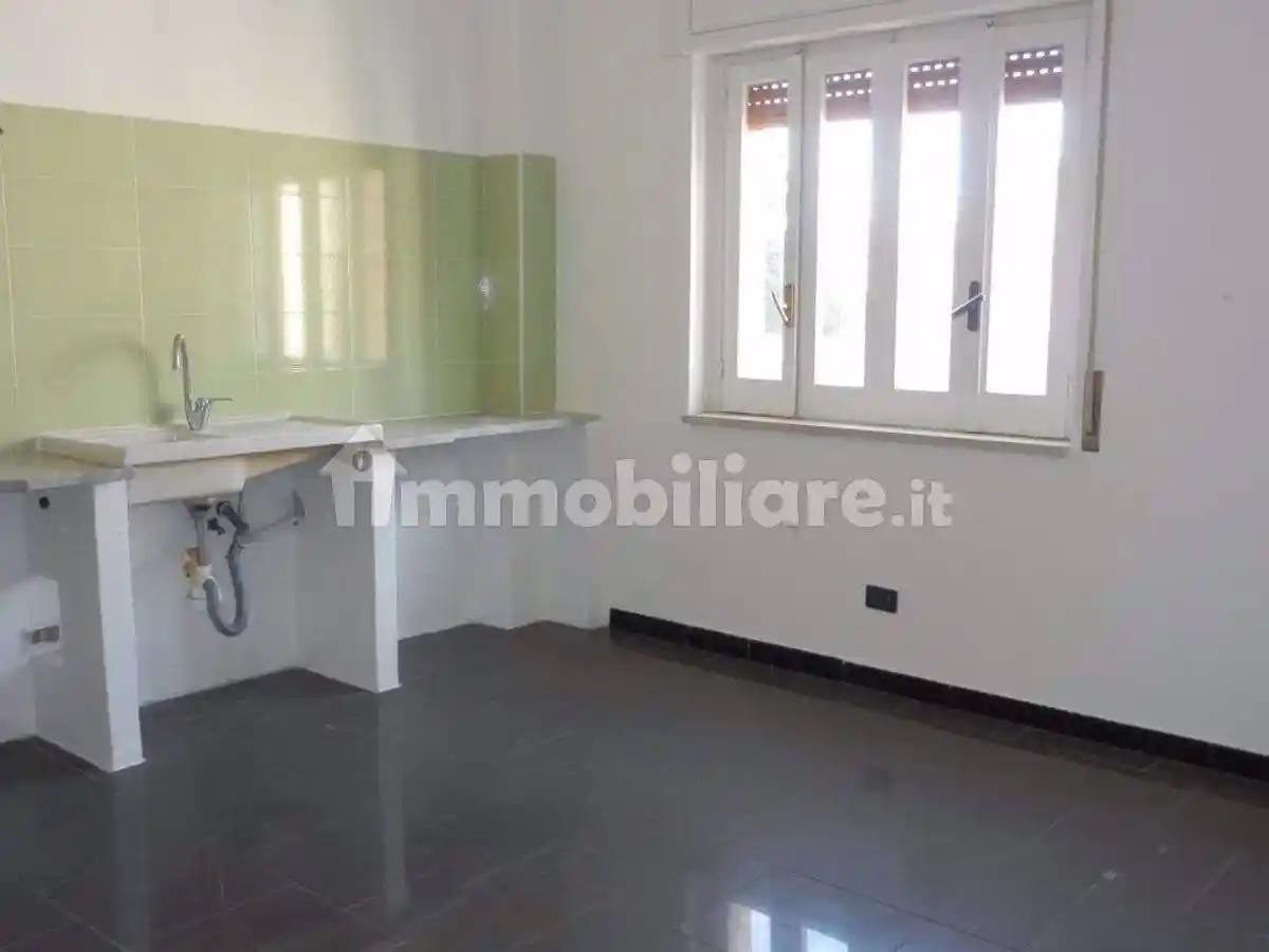 Quadrilocale via Benedetto Croce, 10, Centro, Diamante - foto 3