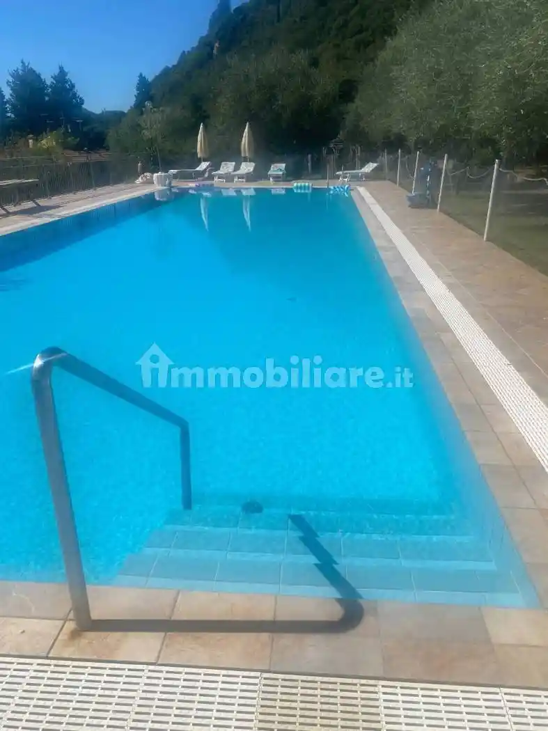 Palazzo - Edificio in Affitto - foto 3