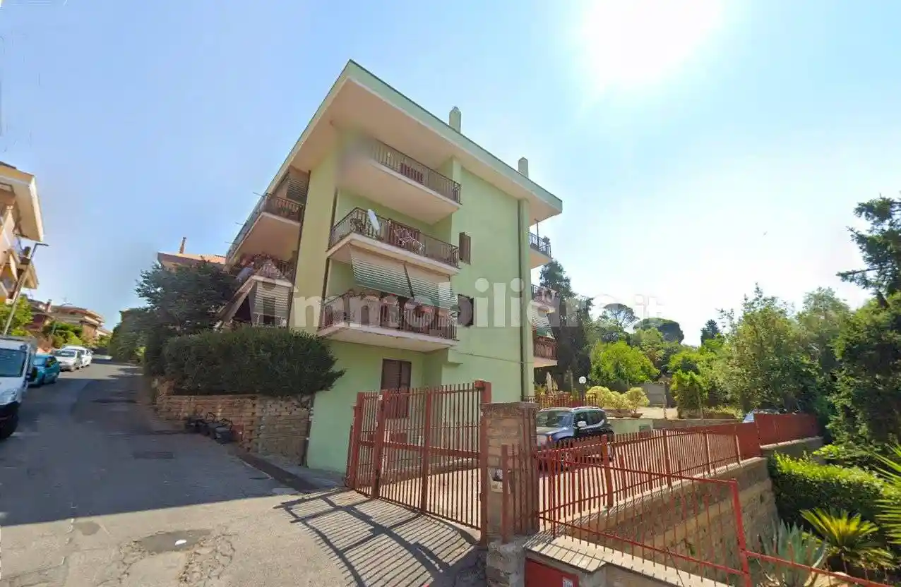 Appartamento in vendita a Ariccia