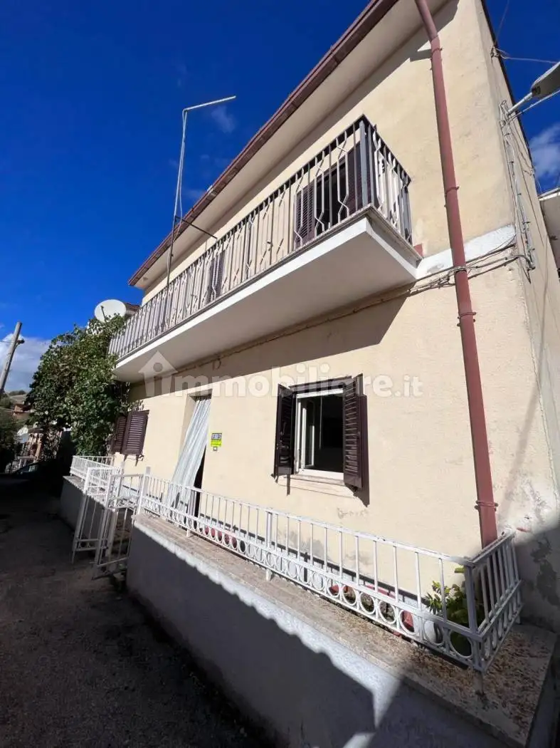 Palazzo - Edificio in vendita a Tagliacozzo