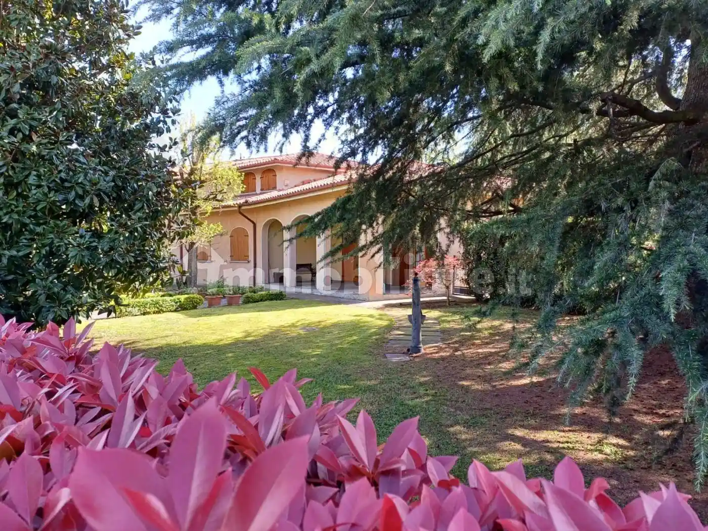 Villa in vendita a Montechiarugolo