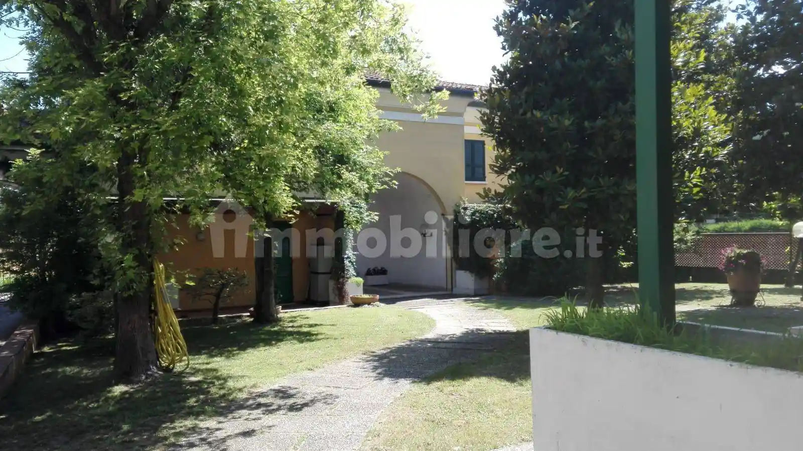 Villa in vendita a Gazzuolo