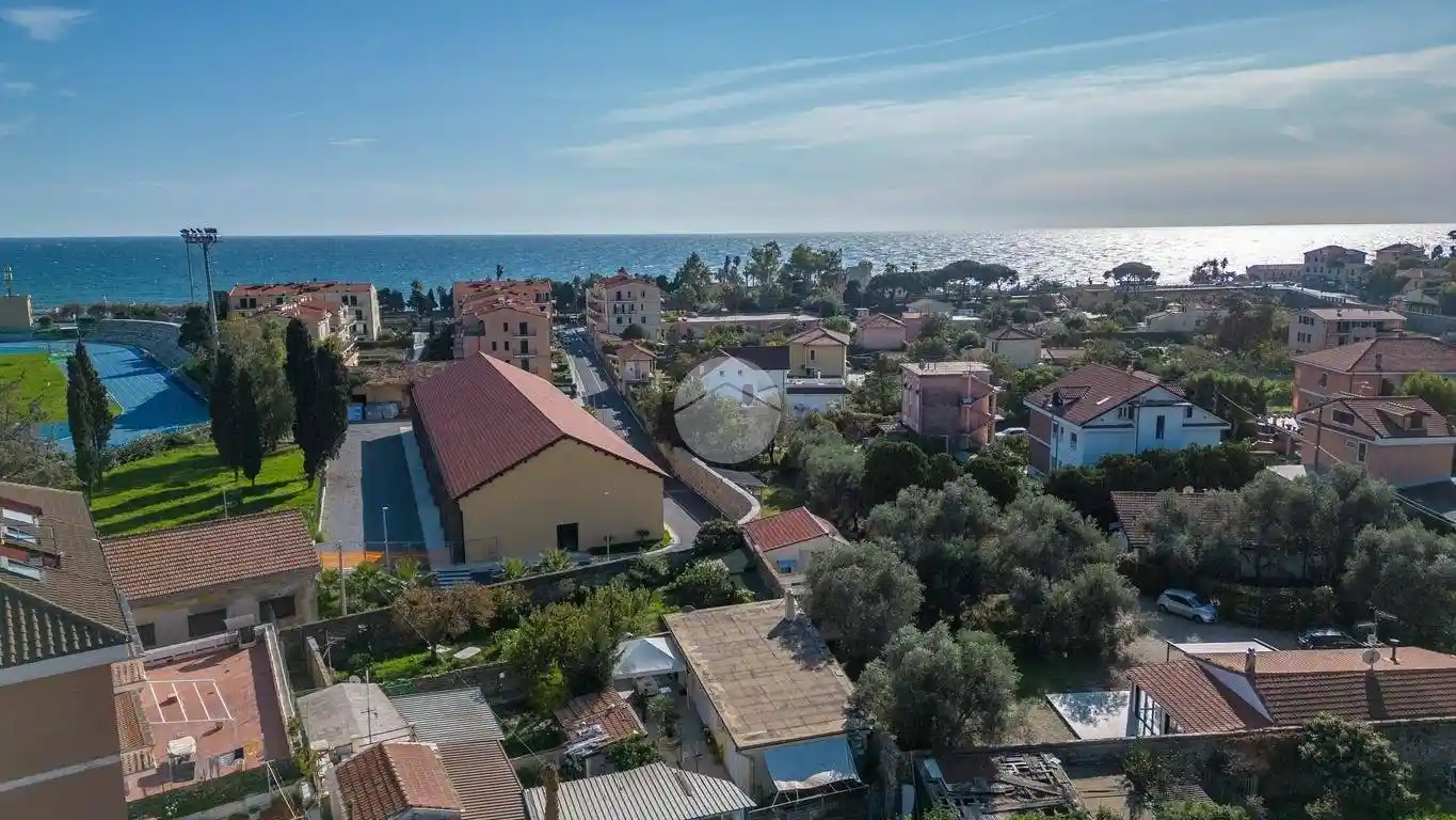 Casa indipendente in vendita a Imperia