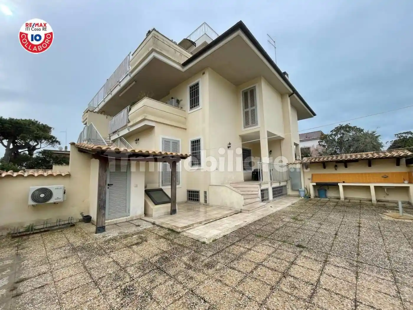 Villa in vendita a Fiumicino